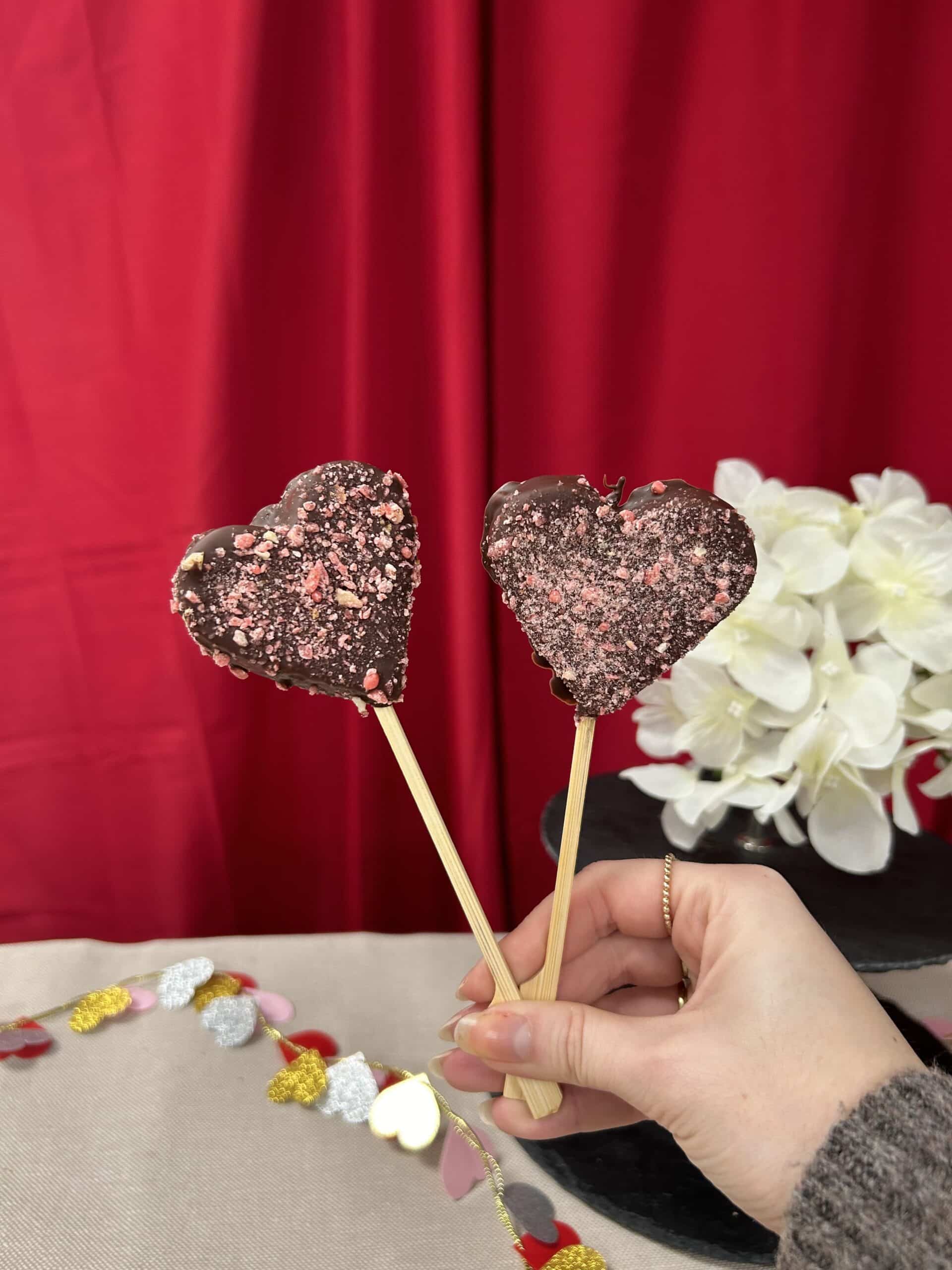 Des pommes d'amour revisitées : pomme/chocolat/praline