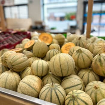 étals de melons locaux Sicoly